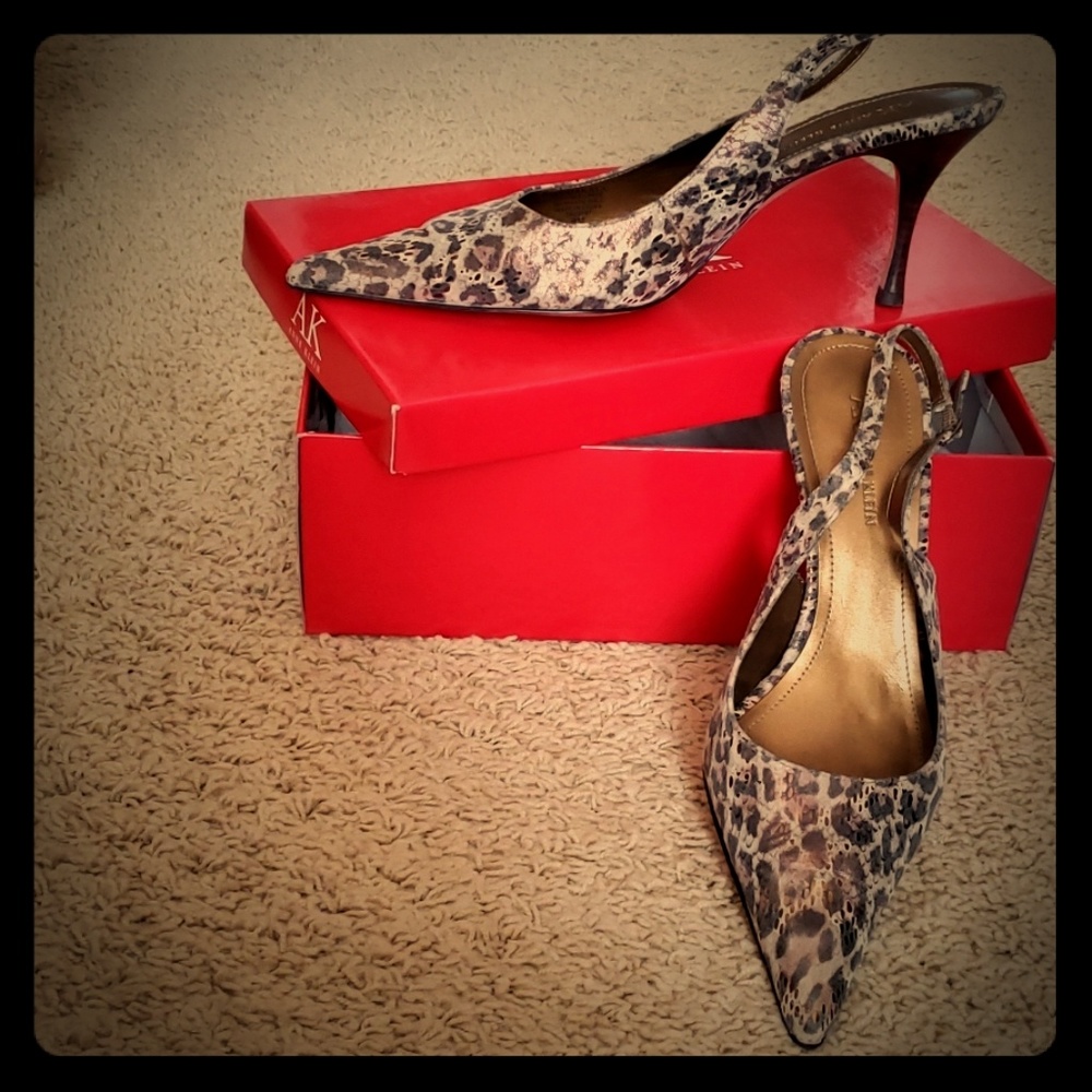 Anne Klein pumps bronze like new